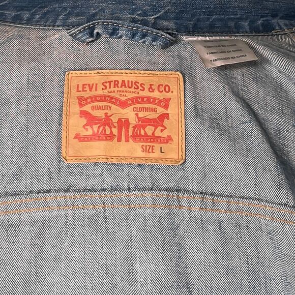 Levi's Denim Jacket Men's Blue Distressed Trucker Red Tab 100% Cotton Size Large - Picture 3 of 12